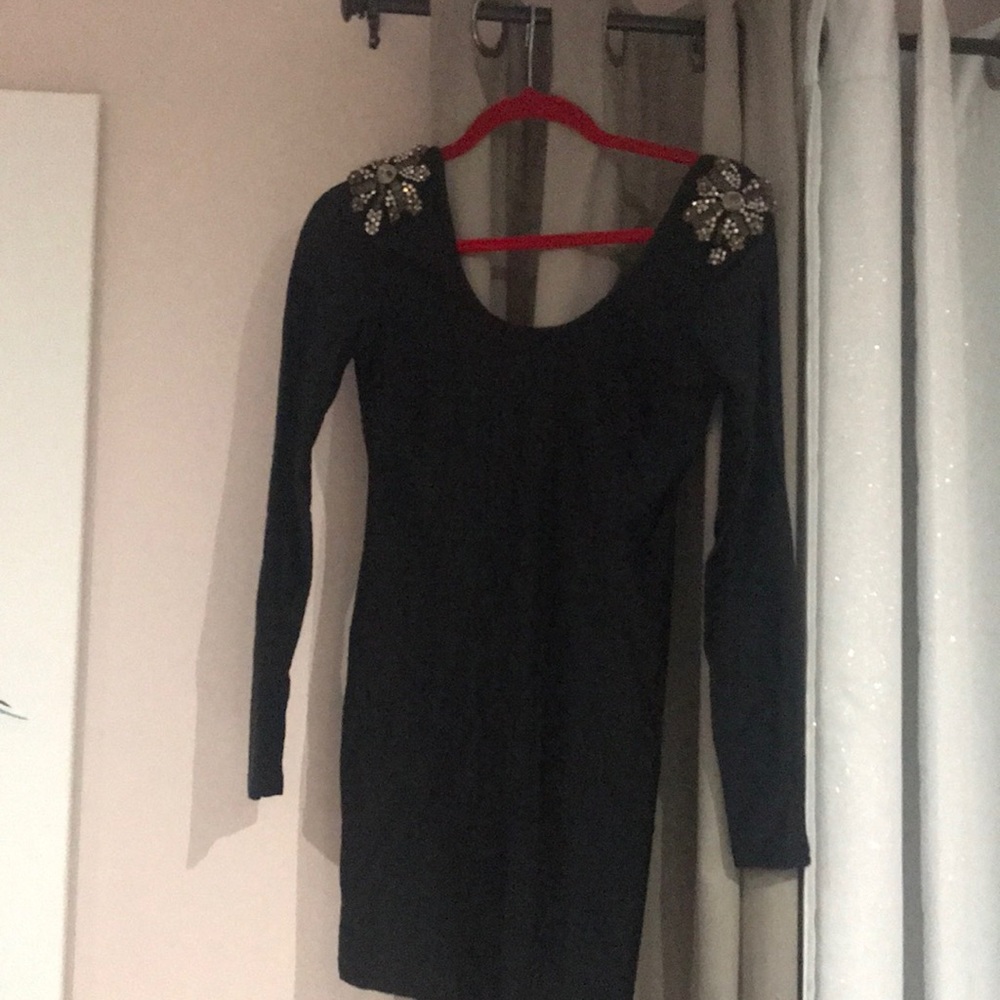 Mini dress. Rhinestone appliqué